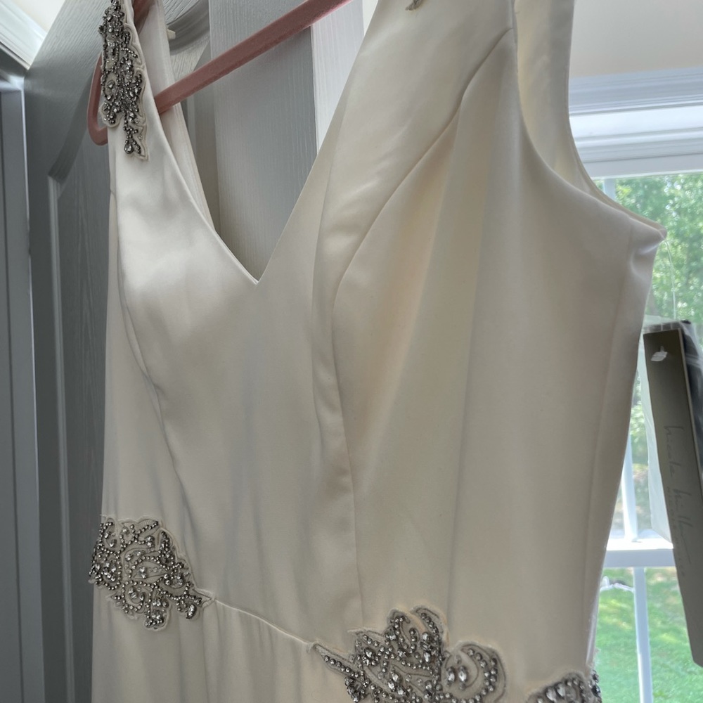 Nicole Miller Silk Alexandra Wedding Gown 10 - Picture 5 of 9